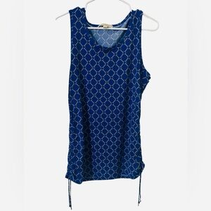 Michaels Blue and Cream Geometric Top